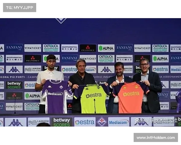 佛罗伦萨少一人仍客场3-0大胜 基恩红牌未改变球队深厚阵容优势